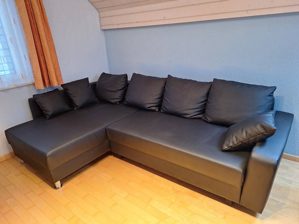 Sofas: Leder Ecksofa mit Bettfunktion – Gebraucht aus Stettfurt von hefeliboy