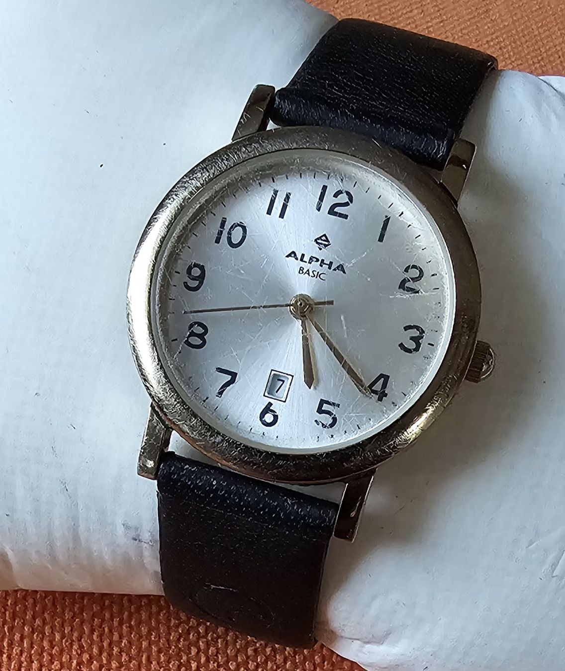 Montres: Alpha Quartz Damenuhr 32mm – D'occasion à Speicher par Lemore 1