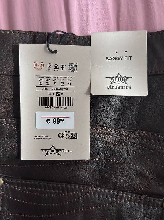 Pull&Bear Pantaloni: STWD by PLEASURES Leder-Bermudashorts – Nuovo e nell'imballaggio originale da Meggen venduto da gia_wz2q 4