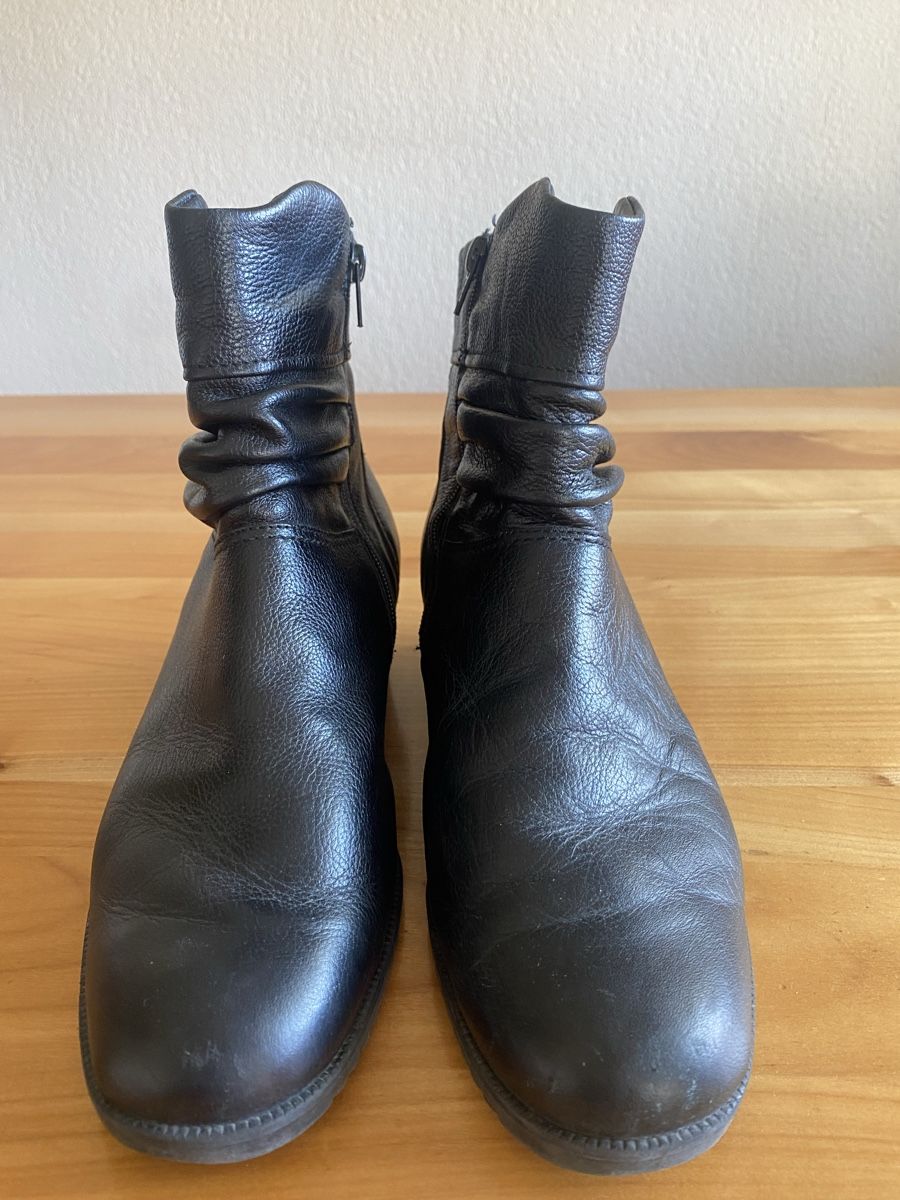 Damenschuhe: Stiefel Gr. 7 – Gebraucht aus Rapperswil SG von Hubeli 1