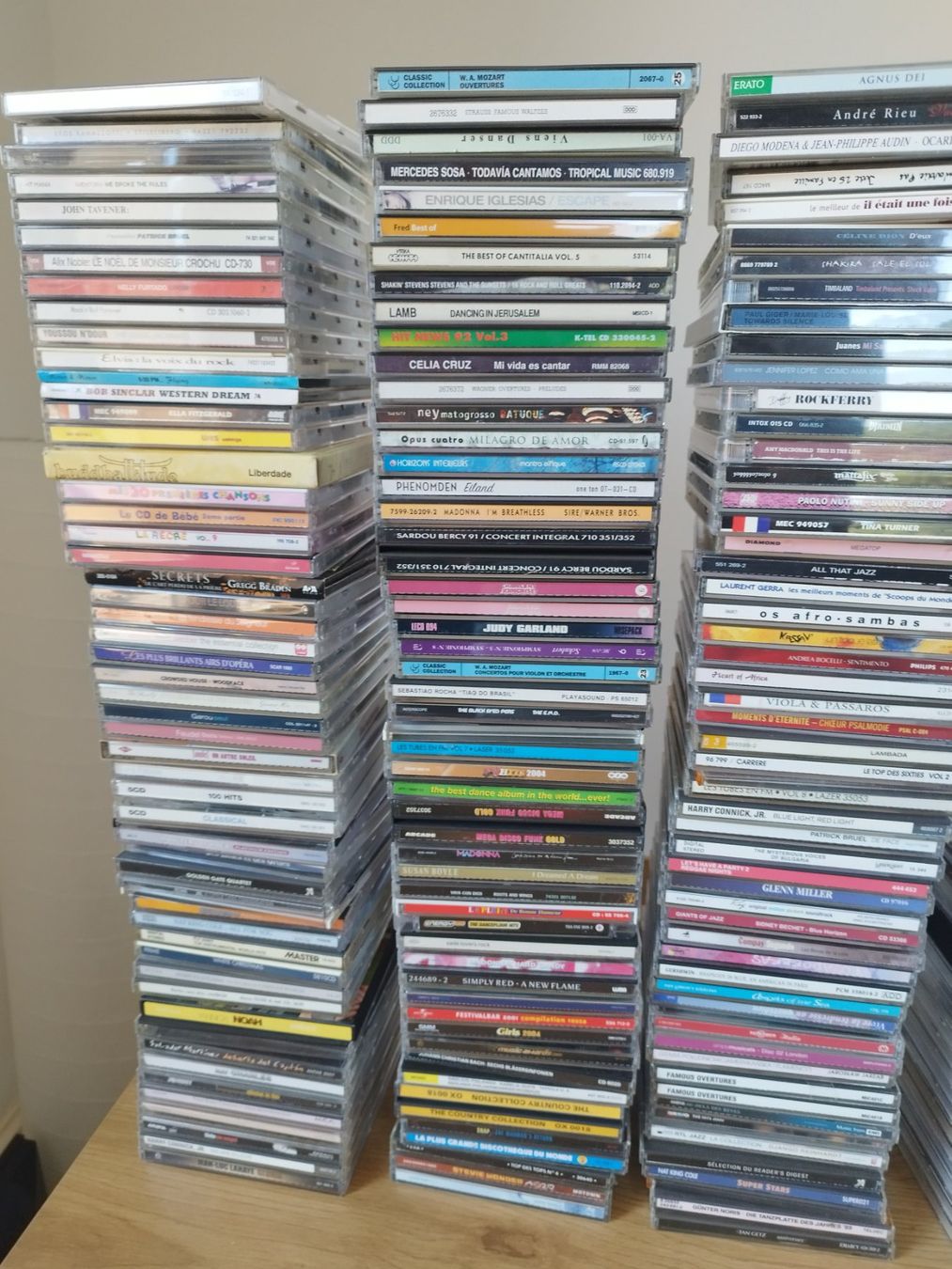 CDs: Lot de 250 cd's environ – Gebraucht aus Vallorbe von Leonidas1337 1