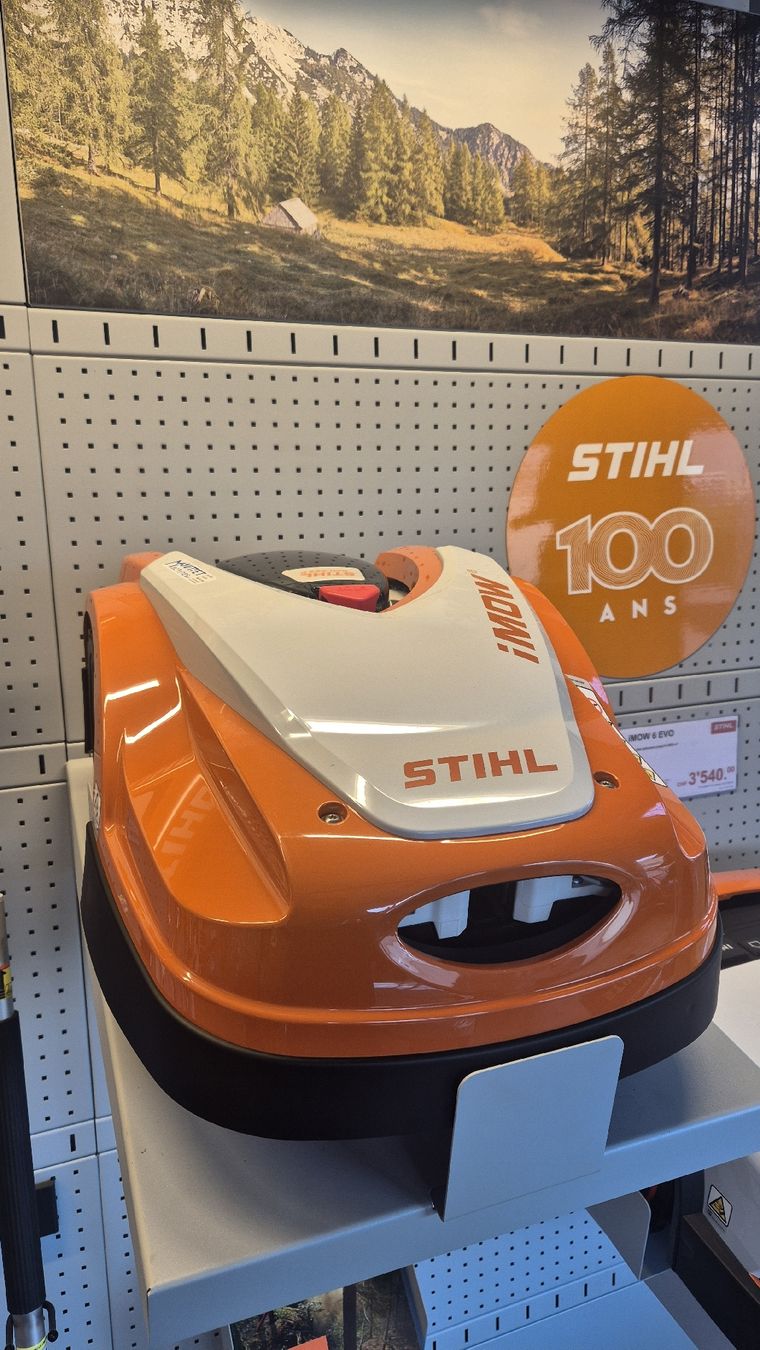 Stihl Tagliaerba: Robot tondeuse Stihl – Nuovo e nell'imballaggio originale da Courrendlin venduto da MouttetMachines