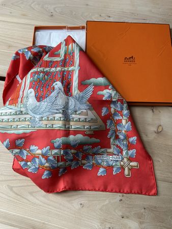 Hermes Seidenfoulard mit Originalverpackung