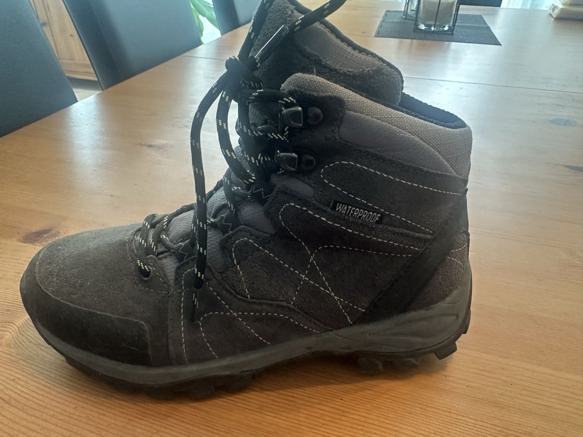 Herrenschuhe: Trekking Schuh Unisex in Grösse 37 – Gebraucht aus Root von NaBr76 1