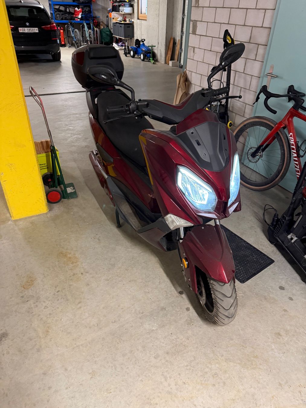 Elektromobile: Elektroroller Ecoro rot gebraucht mit Topcase – Gebraucht aus Vaz/Obervaz von phimar01 2