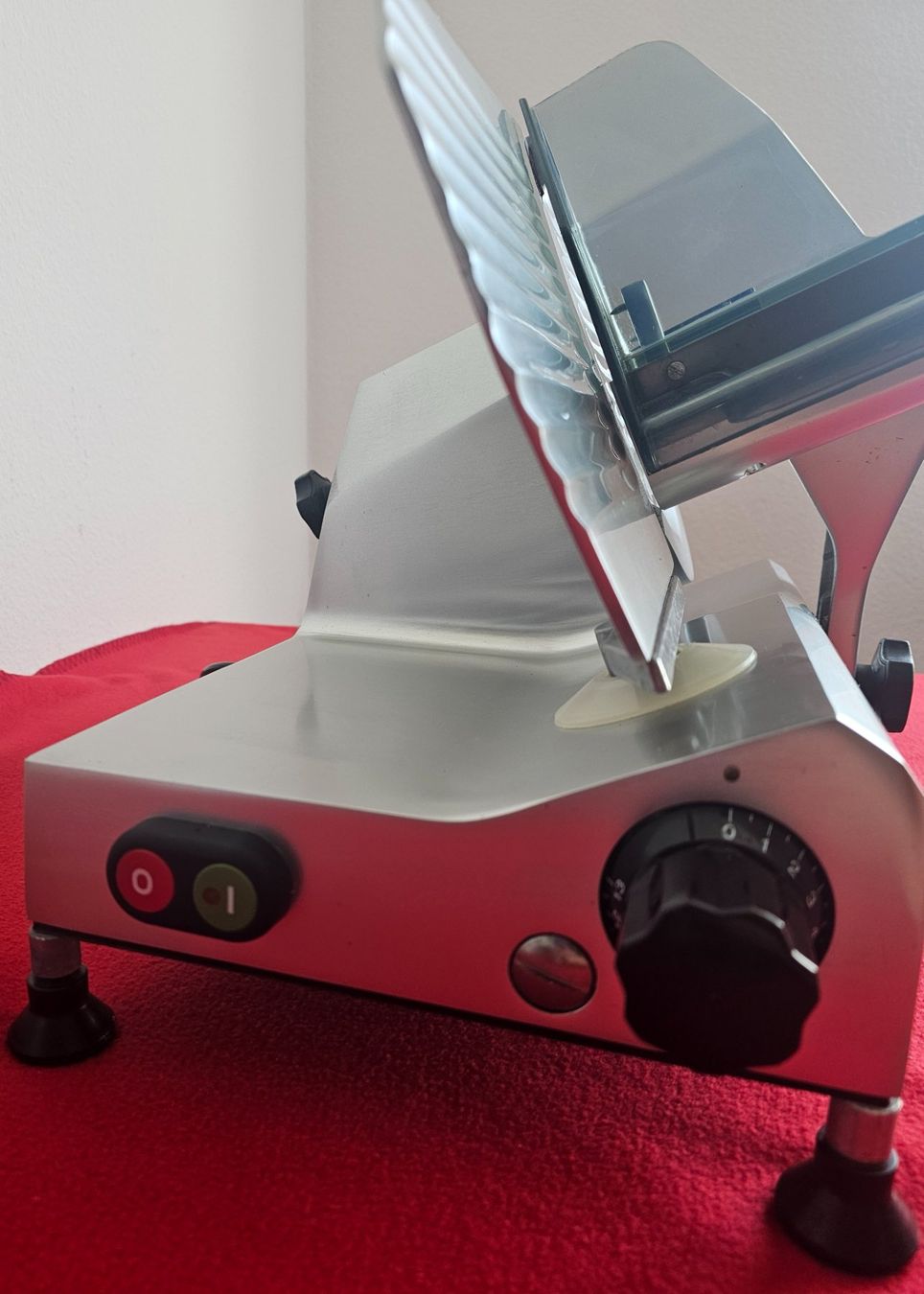 Elettrodomestici da cucina: ***NOVAMATIC***Type S 220 grosses Aufschnittmaschine – Usato da Bronschhofen venduto da Xena37 5