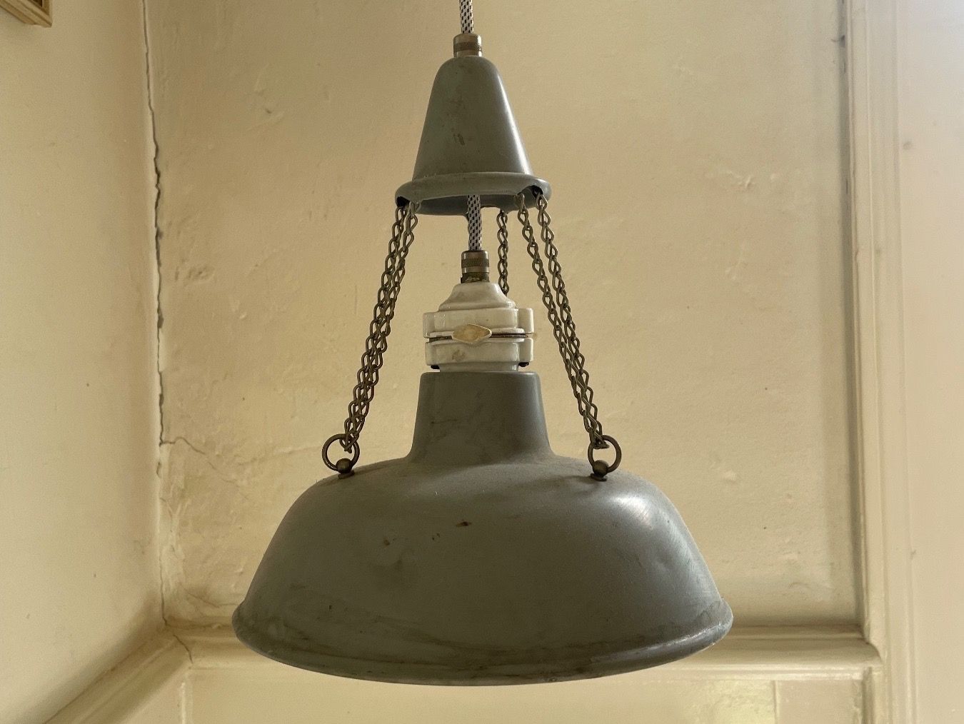 Belmag Lampade: BELMAG Industrielampe – Usato da Winterthur venduto da domenico_84