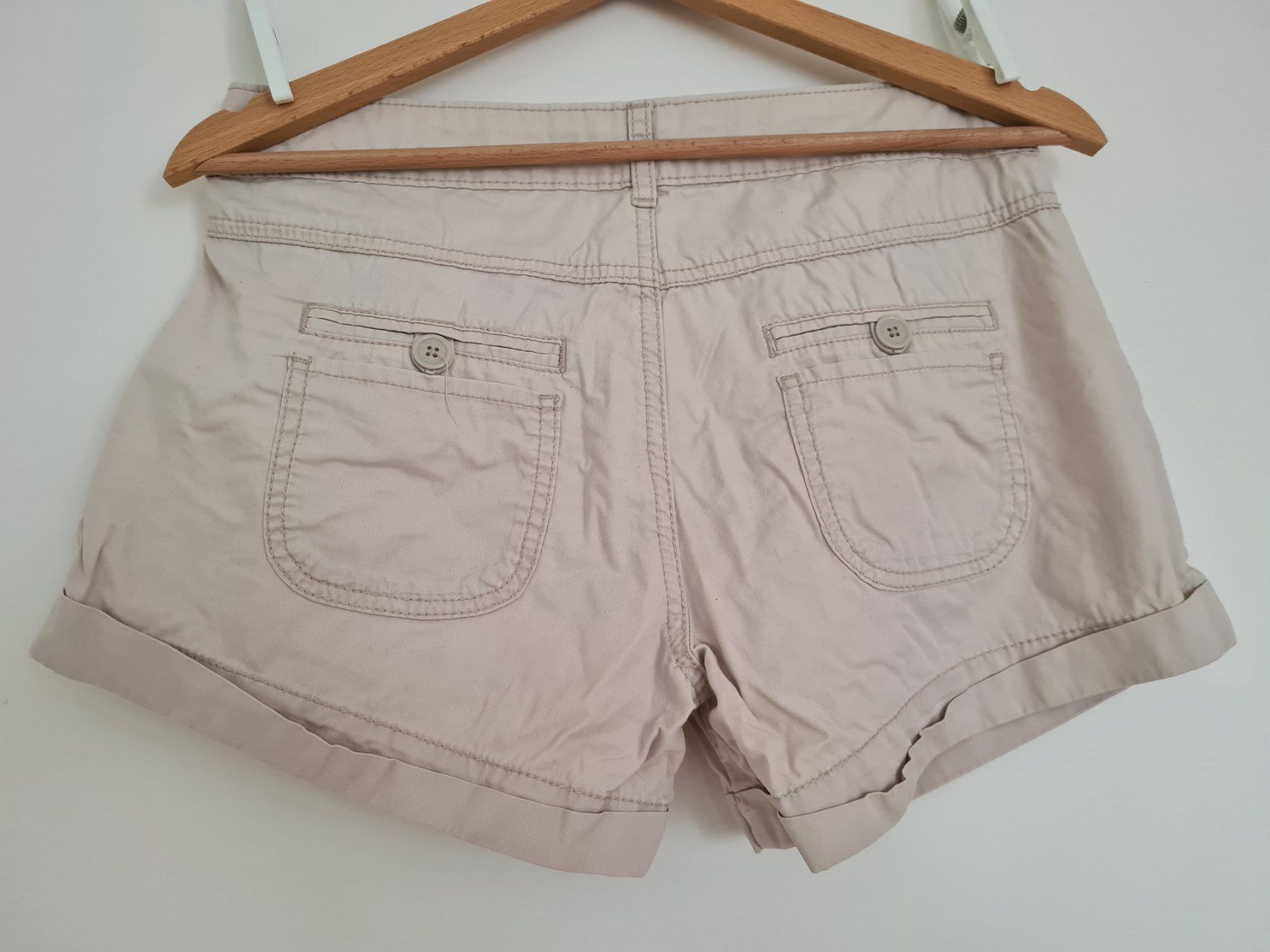 Hosen: Beige/hellbraune kurze Hose/Shorts Gr.38 – Gebraucht aus Schaffhausen von sabrina915 3