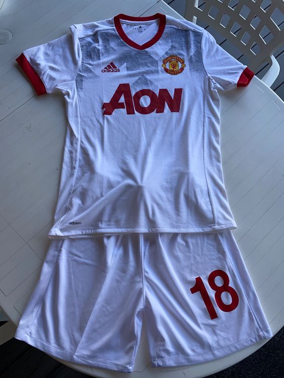 Floquer Un Ensemble Survetement De Foot Manchester United Enfant Noir 20222023 P 24823