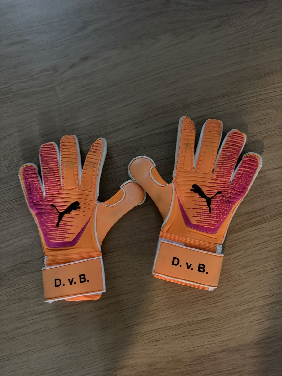 Lotti di vestiti: Matchworn globes Von Ballmoos – Usato da S. Antonino venduto da Mc2495