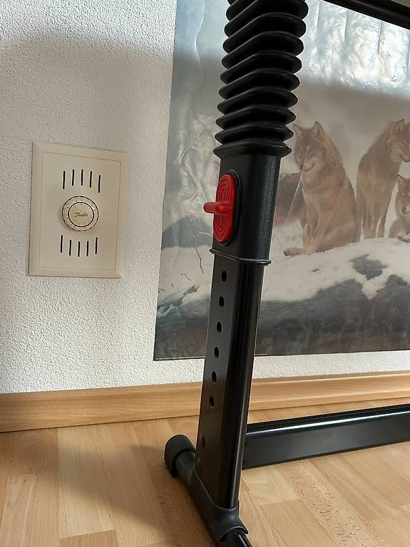Scrivanie: Pult höhenverstellbar, aufrichtbar – Usato da Wiggiswil venduto da Cwi0 2