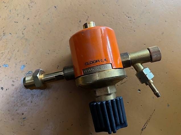 Tous les outils: Soupape de réduction de pression gloor orange – D'occasion à Fenil-sur-Corsier par HEMIsphere_Garage 1