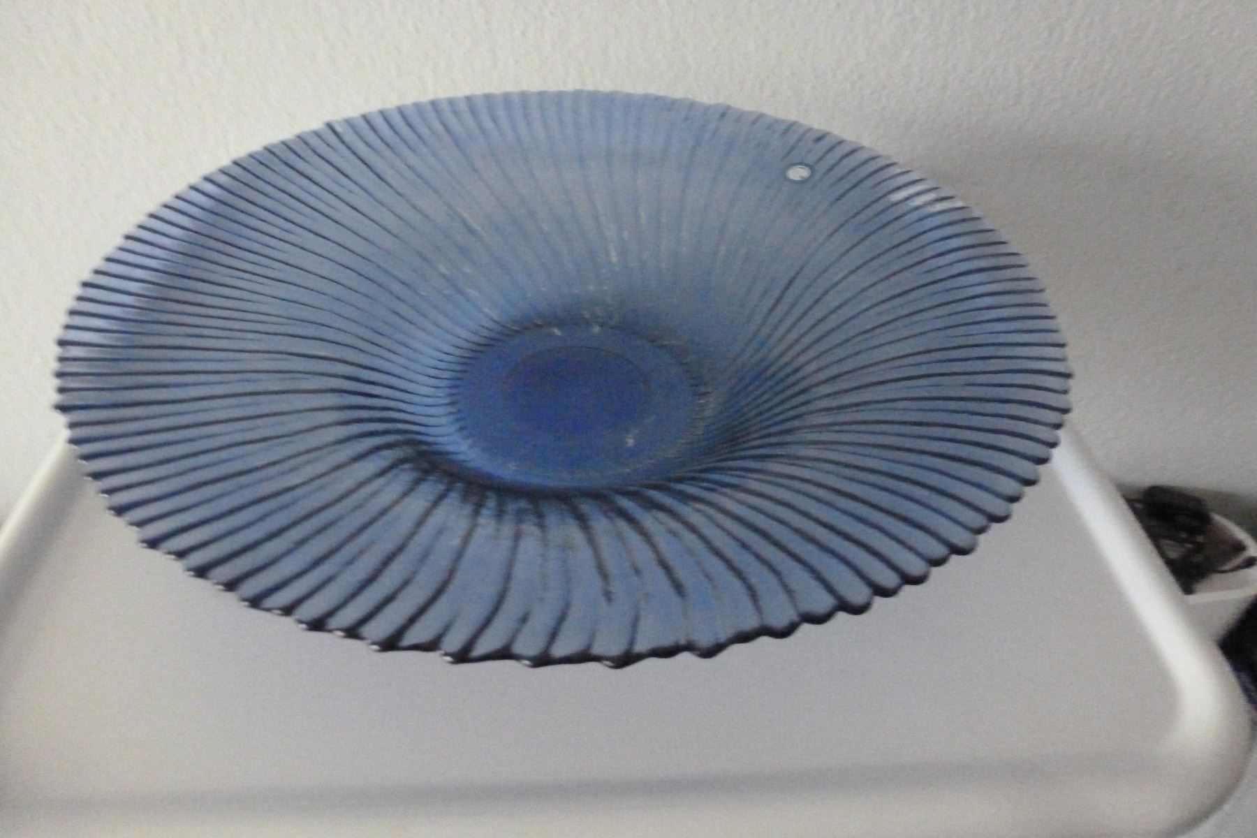 Plateaux: Alte große Platte. Schöne blaue Farbe. – D'occasion à Emmen par newdeal1970