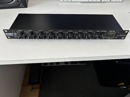 Behringer MX822 Line Mixer mit Effekt Loop