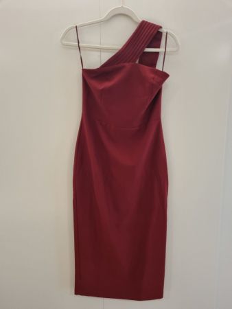 Elegantes, ärmelloses Kleid in Bordo, Grösse 38 wie neu