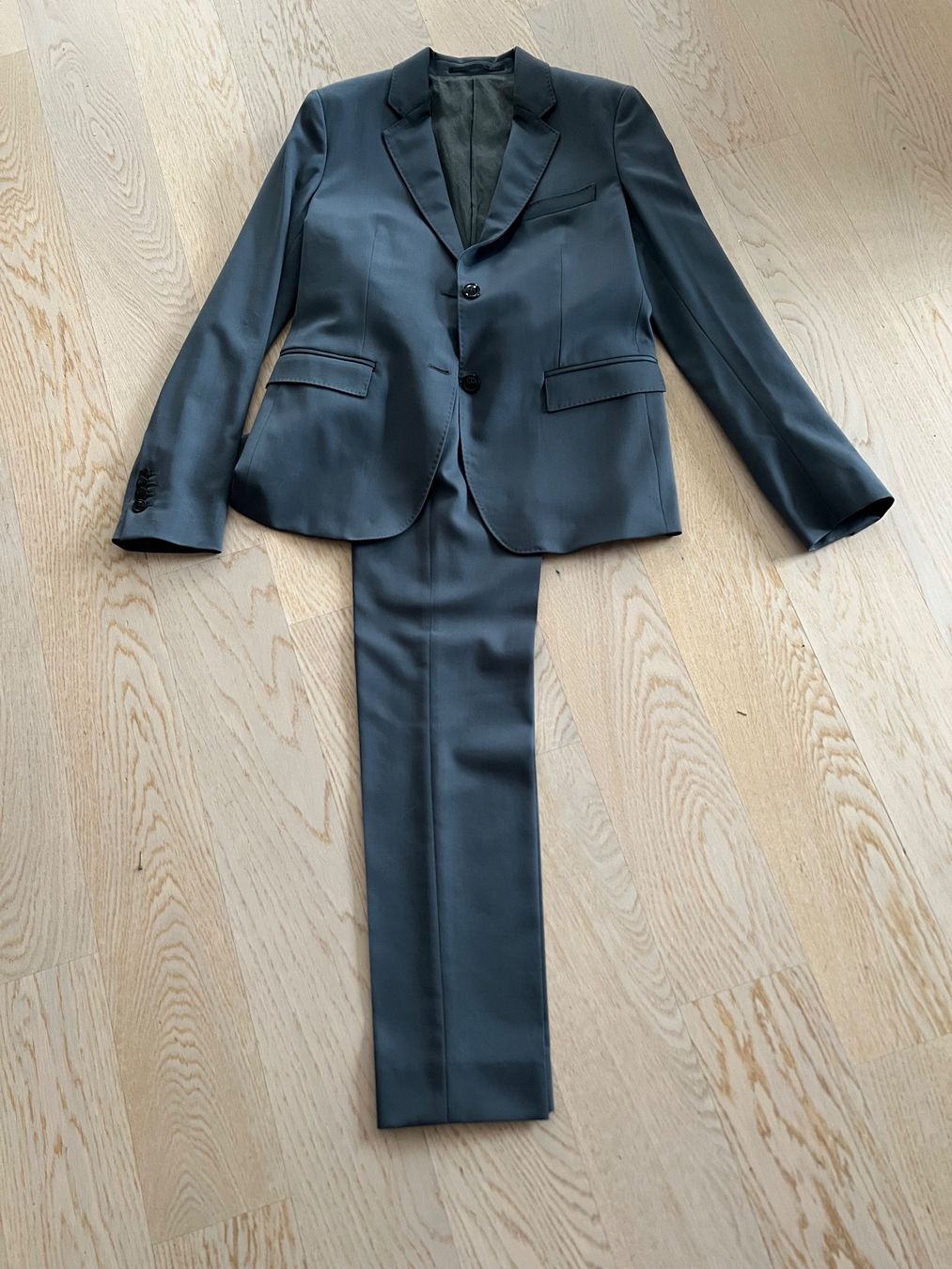 Completi & Tailleur: Damen Hosenanzug – Usato da Rafz venduto da mar_w5xy