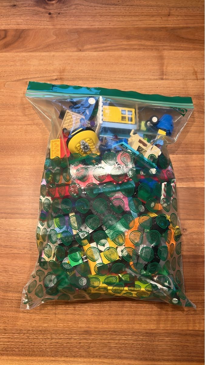 Lego Kit di costruzioni: Mixed Lego Bricks and Parts Bag – Usato da Zürich venduto da JuneBaby12