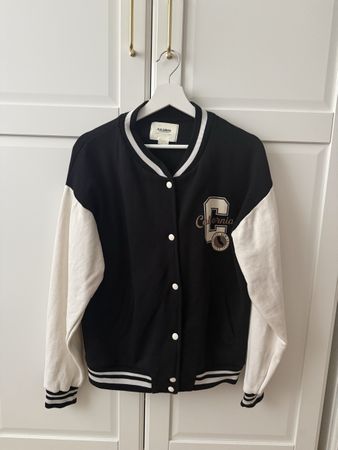 Pull&Bear College Jacke, Schwarz/Weiss, Gr. L, Top