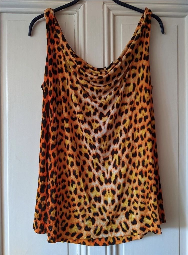 Top: Just Cavalli L – Usato da Bossonnens venduto da Ylangsoleil