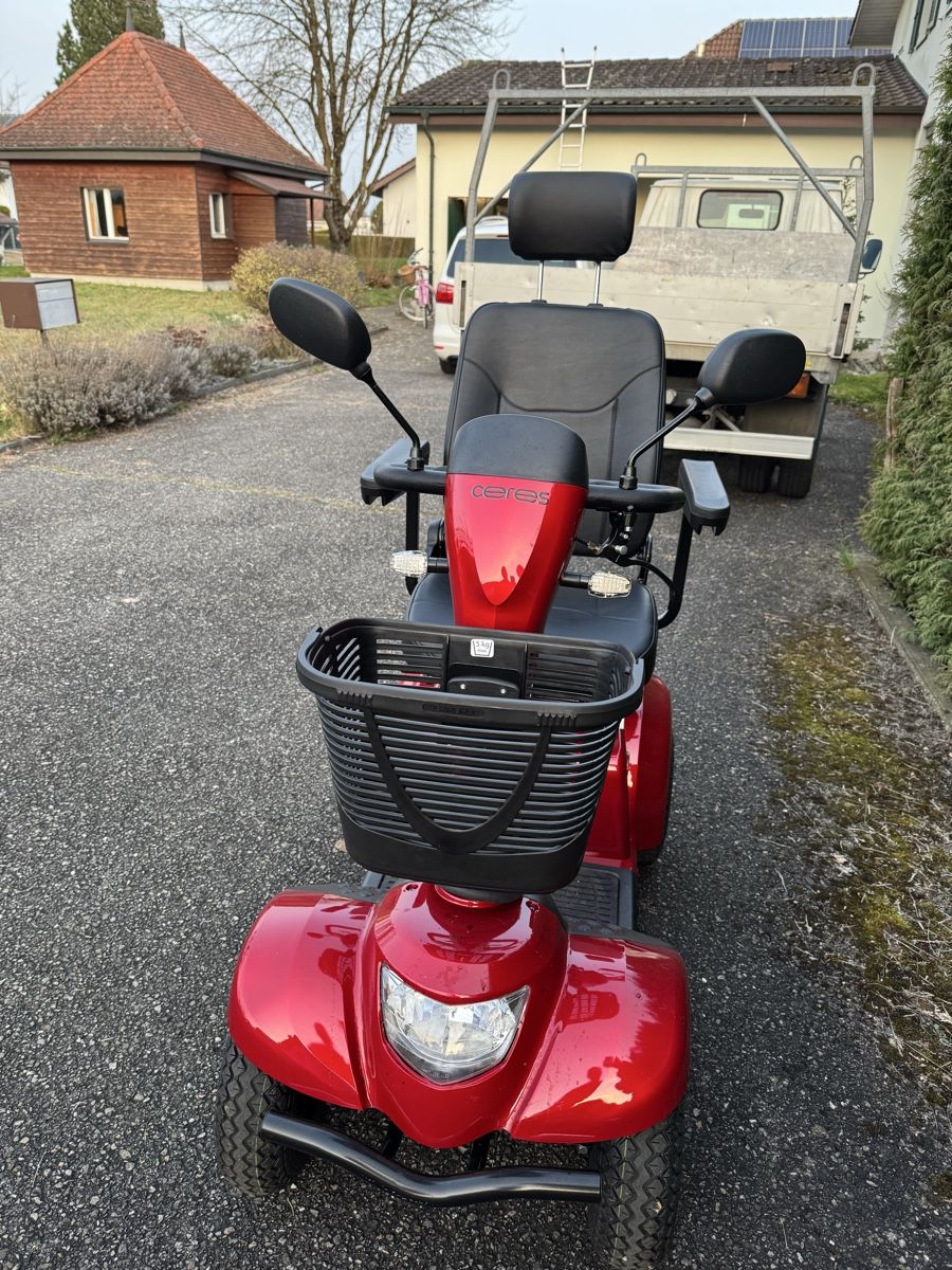 Veicoli elettrici: Scooter Ceres-SE – Usato da Wolfwil venduto da Pjw0 2
