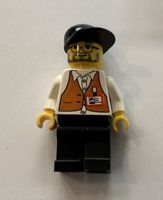 1 Lego Figur mit Kappe & Namensschild