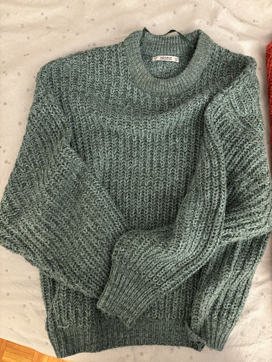 Pullover & Sweatshirts: Pull&Bear green and orange sweaters – Gebraucht aus Embrach von arg_wy2k 1