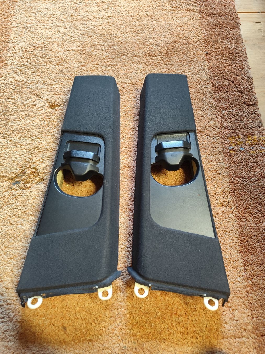 BMW Tutti pezzi di ricambio auto: montant B bmw e46 coupe – Usato da Fully venduto da rom_8rkp