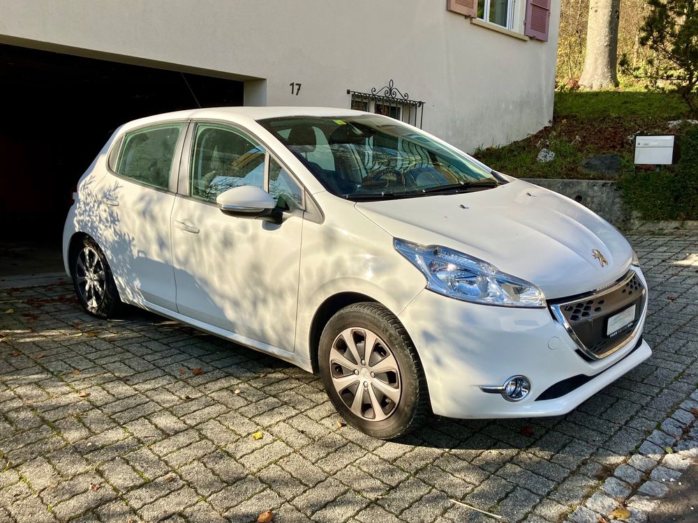 Peugeot 208 1.4 eHDi Active EGS5 mit Winterbereifung Kaufen auf Ricardo