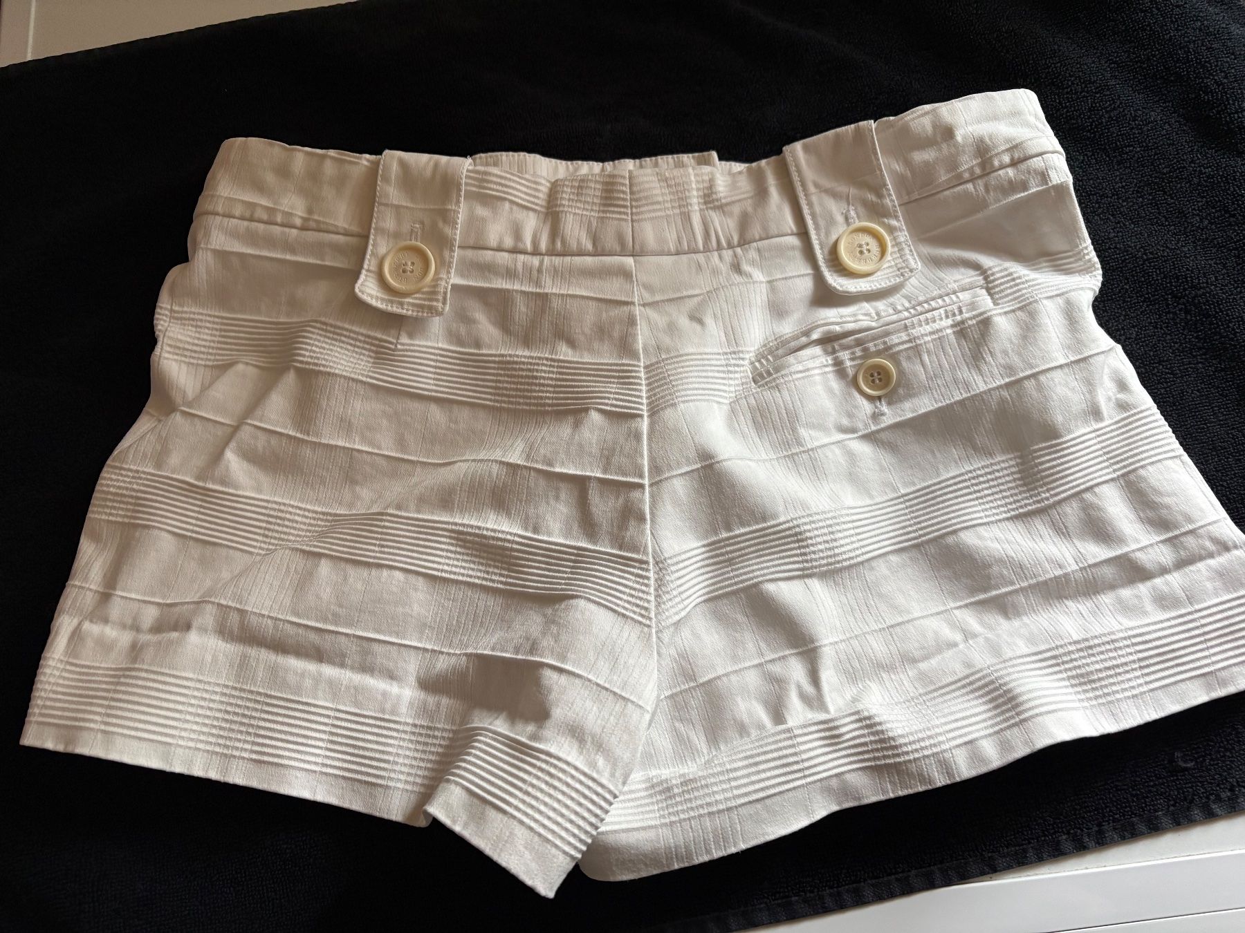Hosen: Burberry Shorts weiss – Gebraucht aus Romont BE von n.gfeller 2