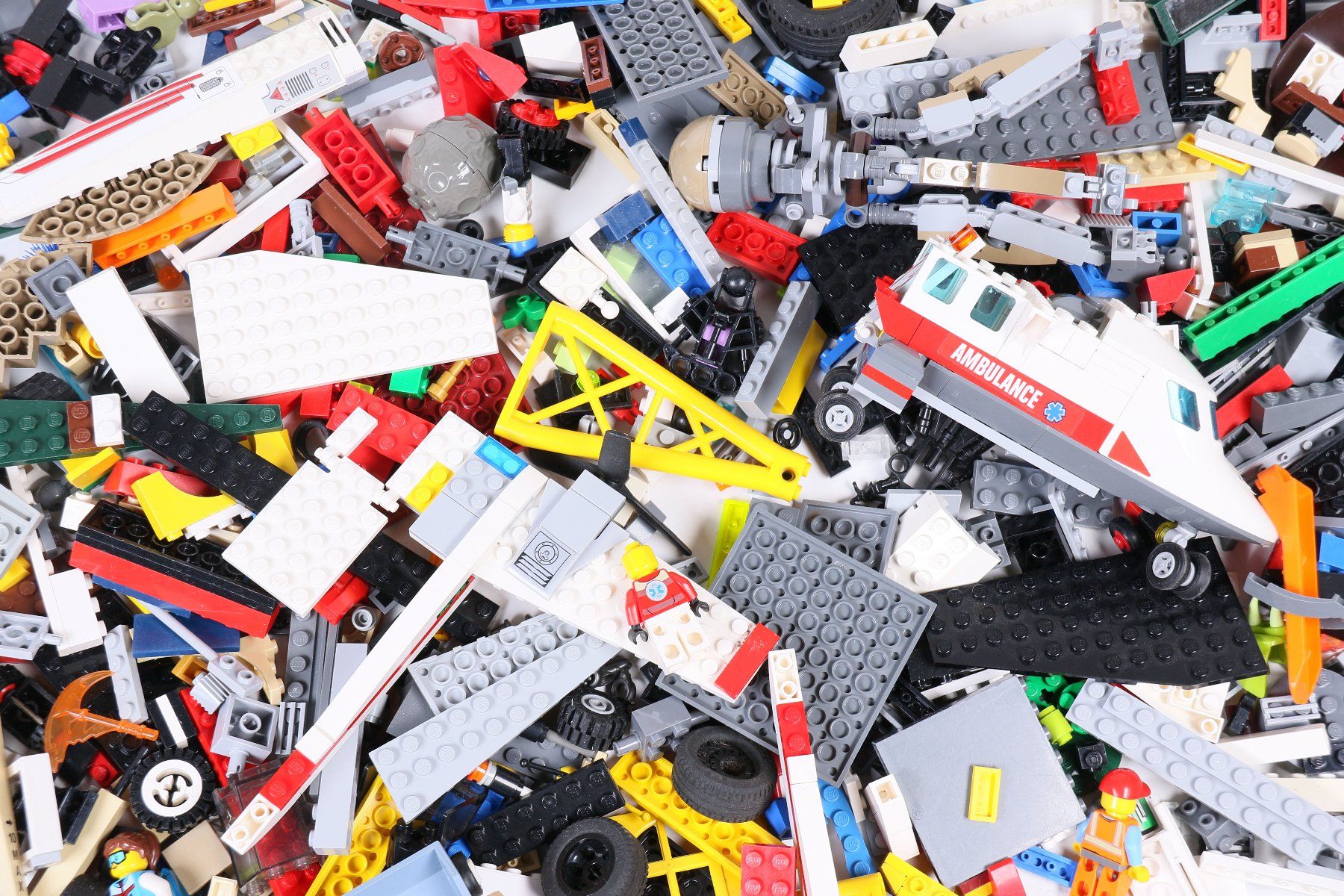 Lego Baukästen: 1.5 kg. Legoteile mit Minifiguren – Gebraucht aus Hettlingen von Scholi99 2
