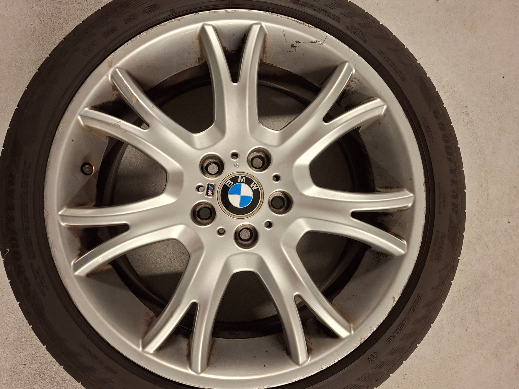 BMW Pneumatici & Ruote complete: Leichtmetallfelgen mit Sommerpneu – Usato da Altwis venduto da nis_nrh6