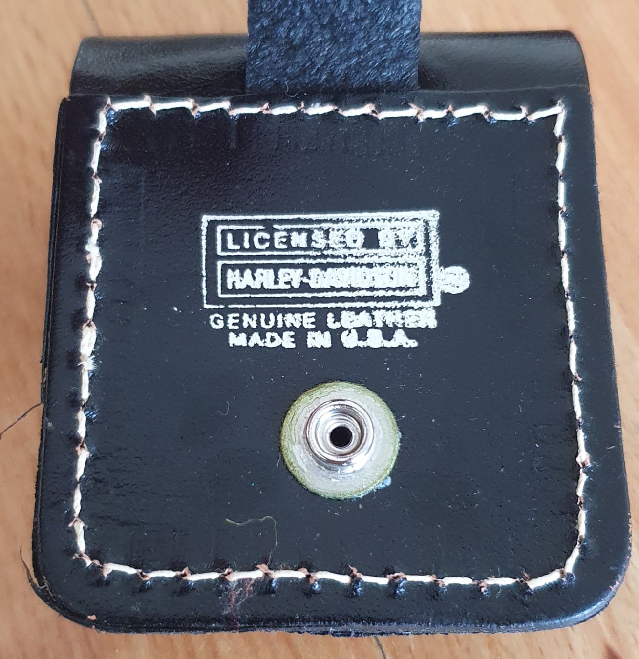 Zippo Altri Prodotti per fumatori: Harley Davidson Zippo Leder Case Cobra 90er – Usato da Bern venduto da Llu 1