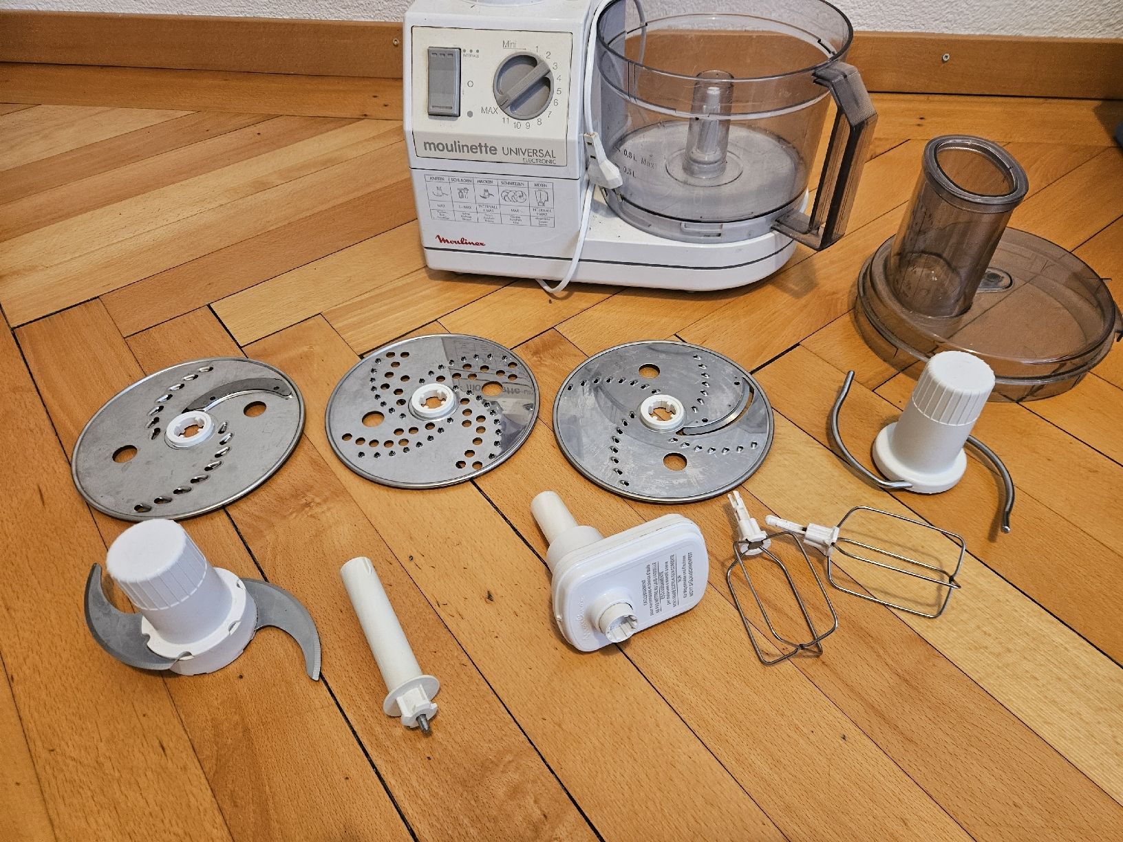 Moulinex Elettrodomestici da cucina: Moulinex "Moulinette" Küchenmaschine bis 19.06 abholbar – Usato da Biel/Bienne venduto da alr_swz5