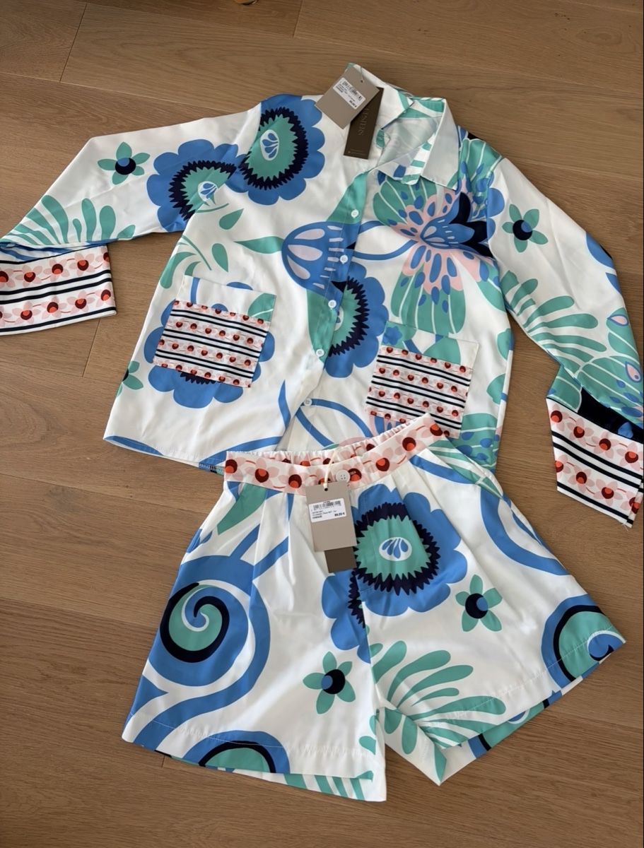 Lotti di vestiti: Set Shorts & Bluse von UPSTERS – Nuovo (secondo la descrizione) da Küsnacht ZH venduto da mostwantedpieces