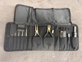 Set attrezzi Intertronic completo con custodia.