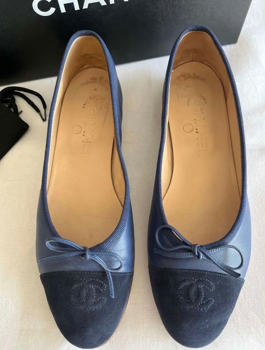 Chanel Scarpe da donna: Chanel Ballerina, Gr. 38, blau – Nuovo (secondo la descrizione) da Triesen venduto da dardaleni 5