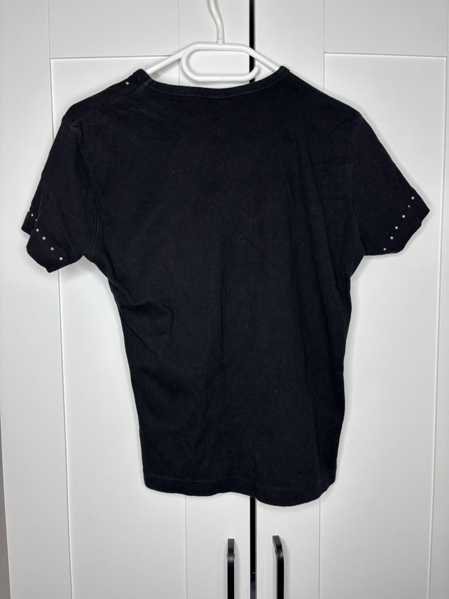 T-shirt: Black T-Shirt  – Usato da Bern venduto da kri_y8h8 1
