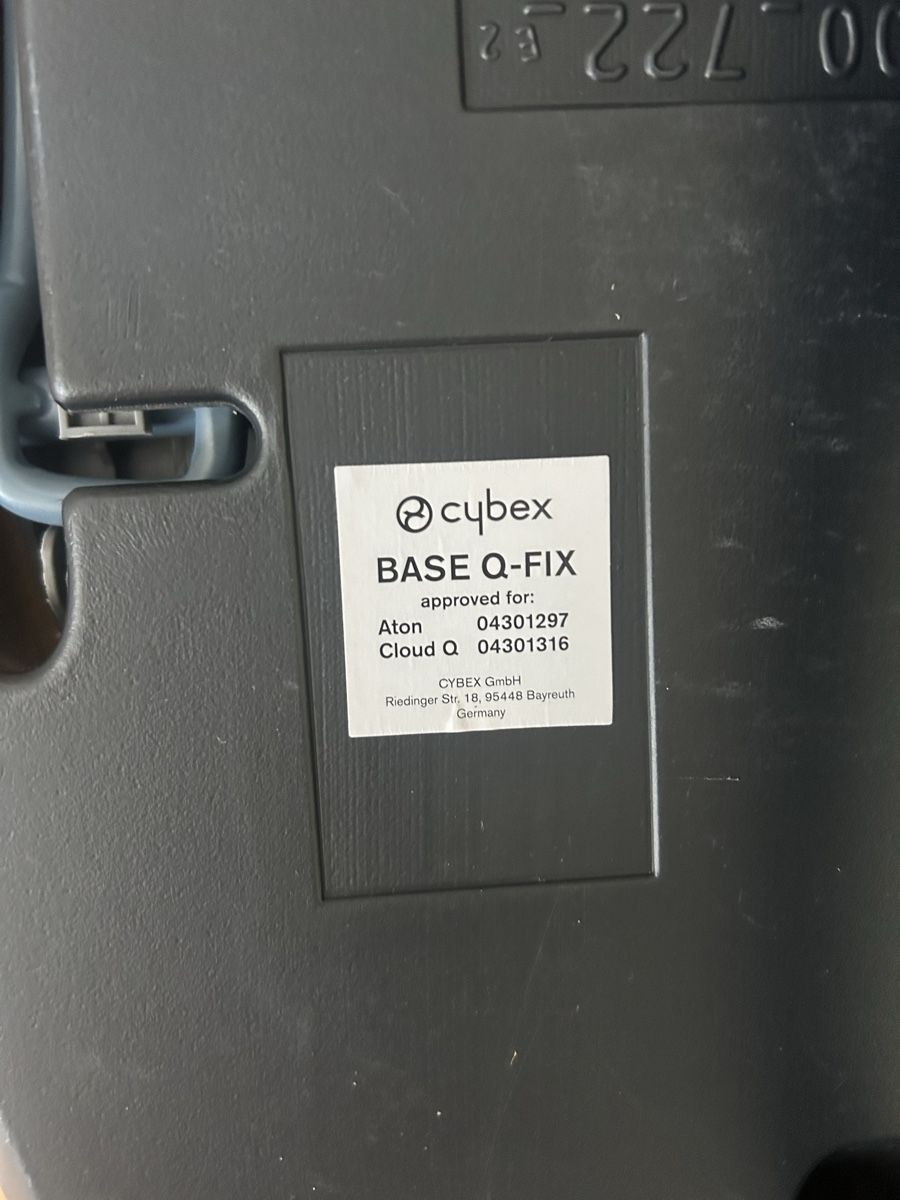 Cybex Seggiolini per auto: Cybex Babyschale Cloud Q mit Base Q-fix, Isofix schwarz – Usato da Rapperswil SG venduto da lilkate 5