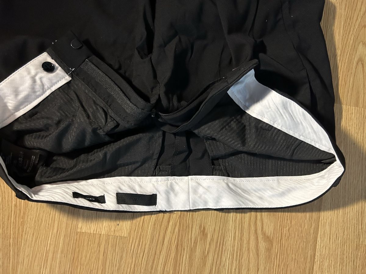 H&M Pantalons: Anzugshose Schwarz – D'occasion à Reinach BL par the_9lwh 2