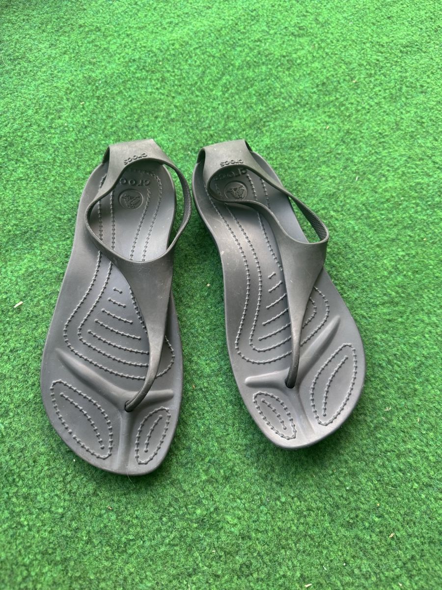 Scarpe da donna: Sandales CROCS, pointure 36-37 – Usato da Colombier NE venduto da kajo04