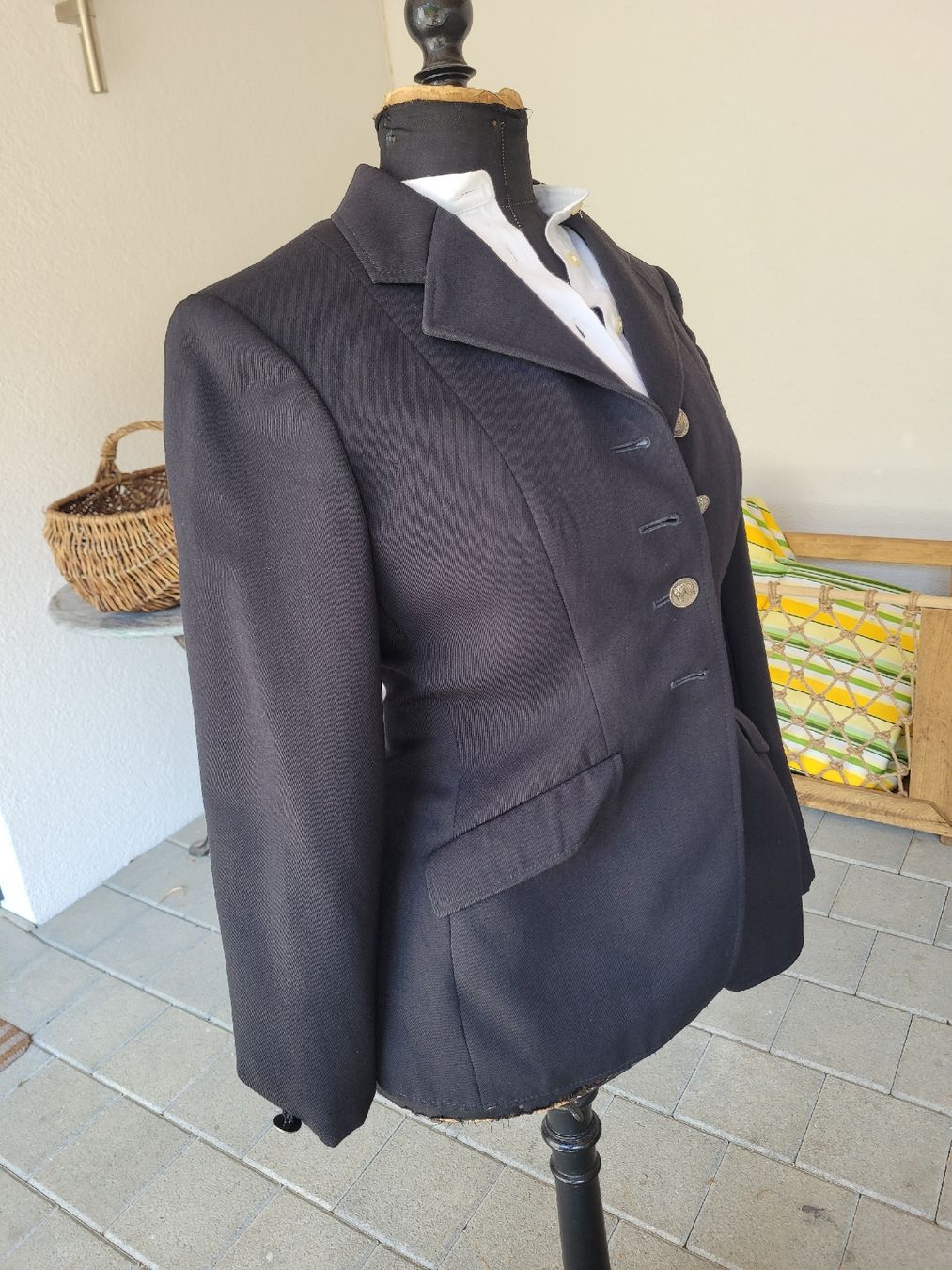 Giacche: Reitbekleidung Turnierjacket Grösse 38 mit rotem Innenfutter – Usato da Tegerfelden venduto da Tiggerfreund