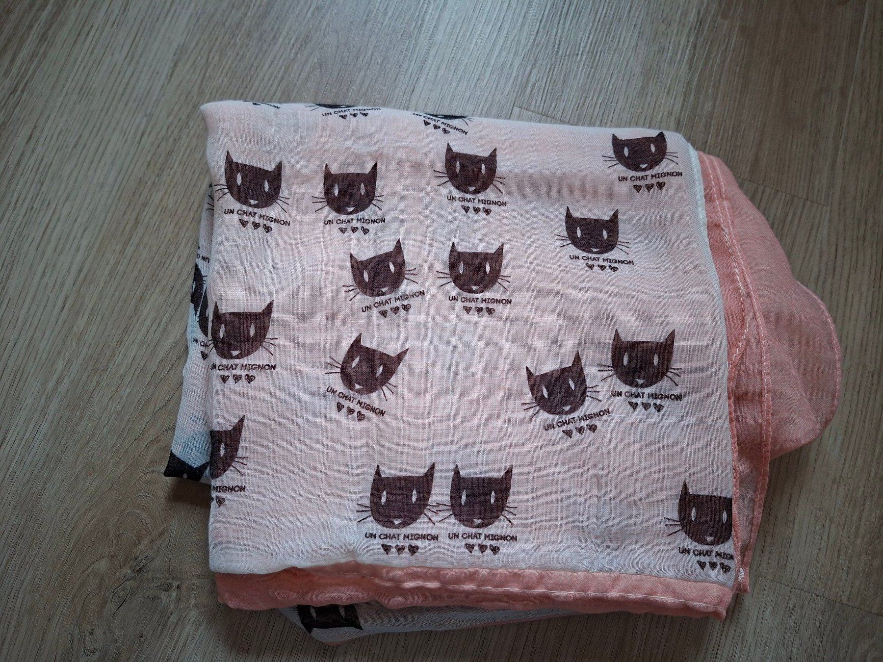 Foulard & Sciarpe: Rundschal mit Katzenmotiv – Usato da Oberwil/Dägerlen venduto da Dominique1606 1