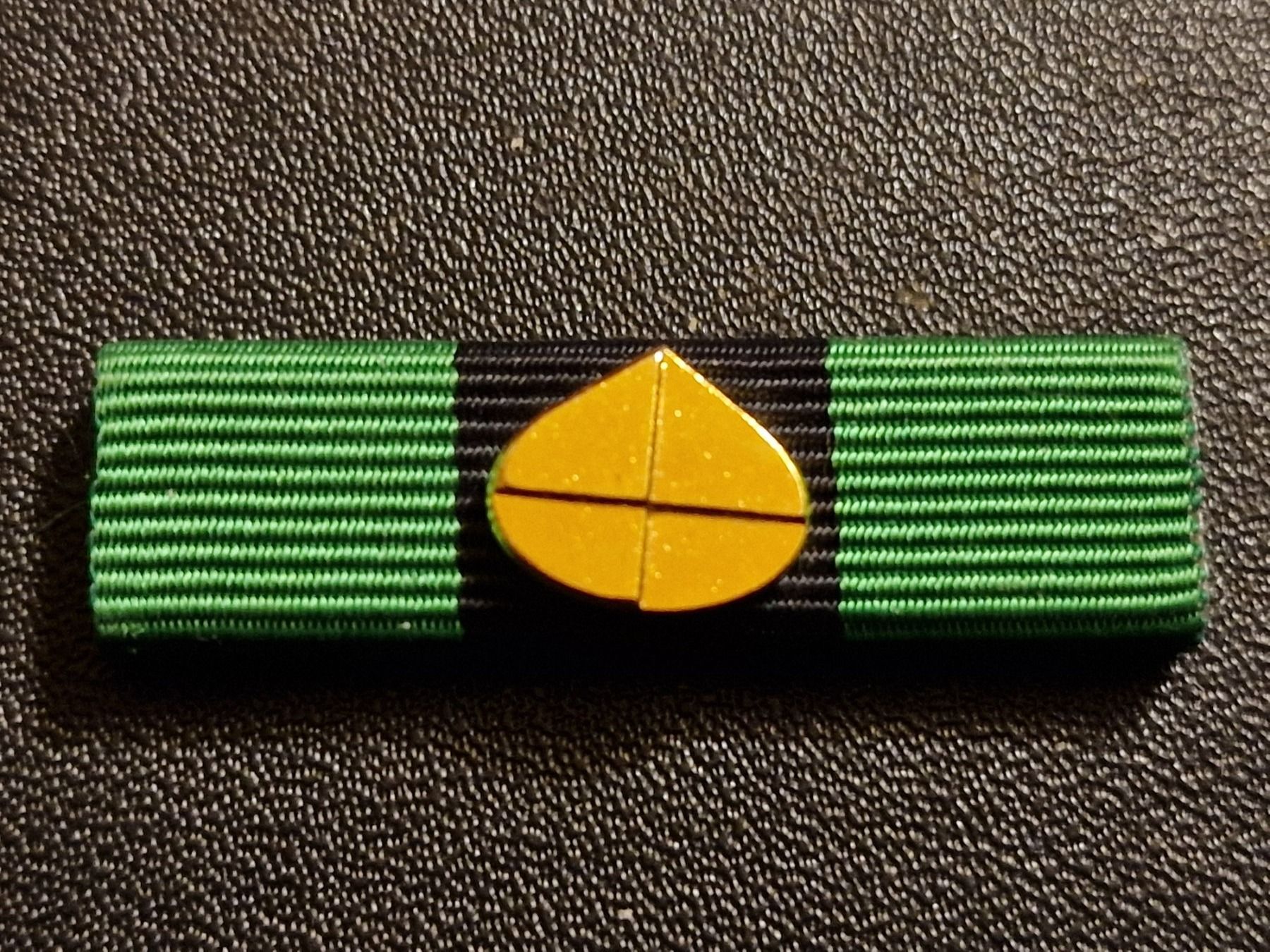 Schweizer Armee Placchette & Badge: Ribbon Sport Stufe 1 Abzeichen – Nuovo (secondo la descrizione) da Nyon venduto da freetoys08