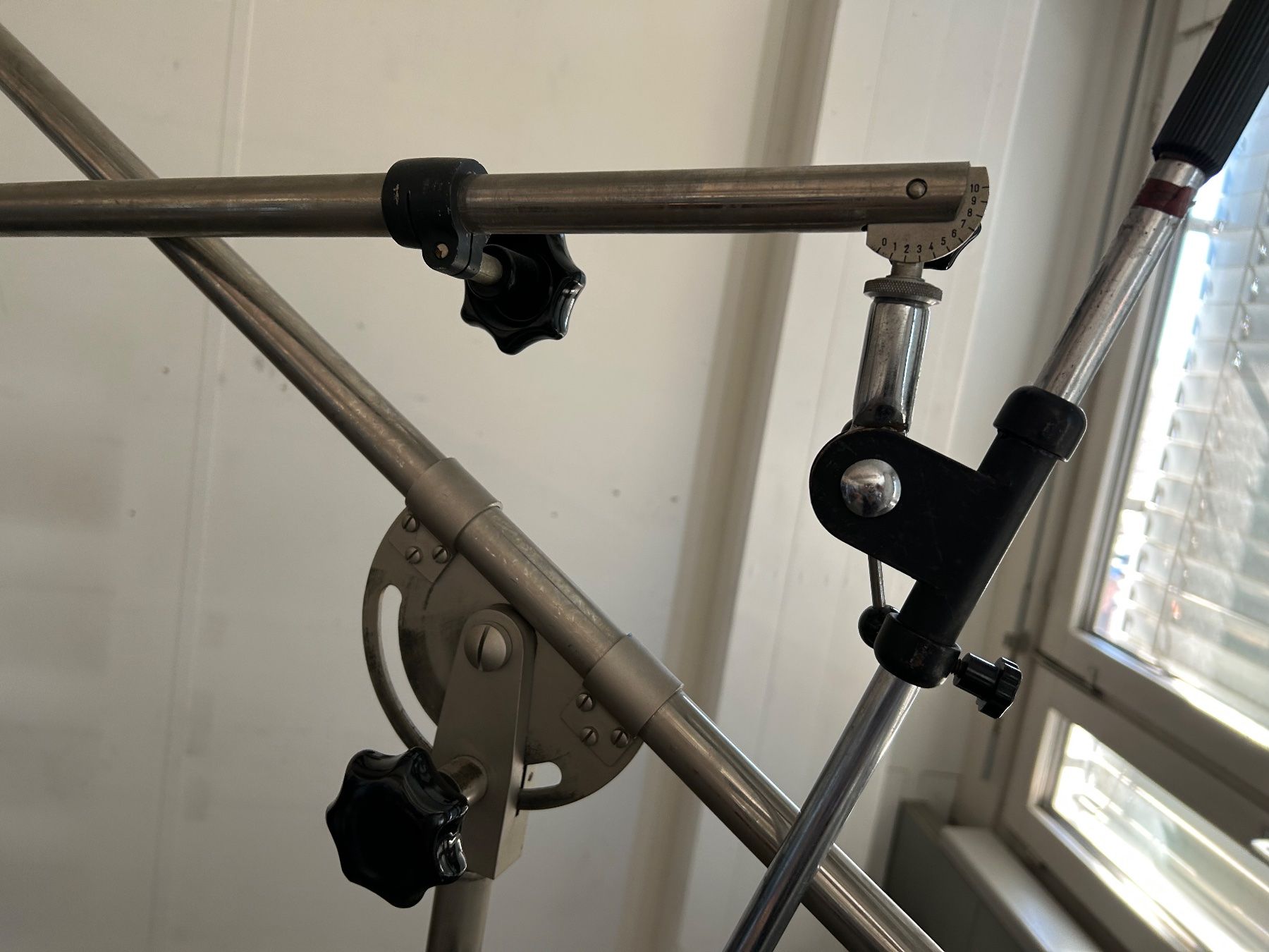 Supports pour instruments & partitions: Rundfunk-Galgenstativ Sonderanfertigung – D'occasion à Zürich par LuZ_8005 4