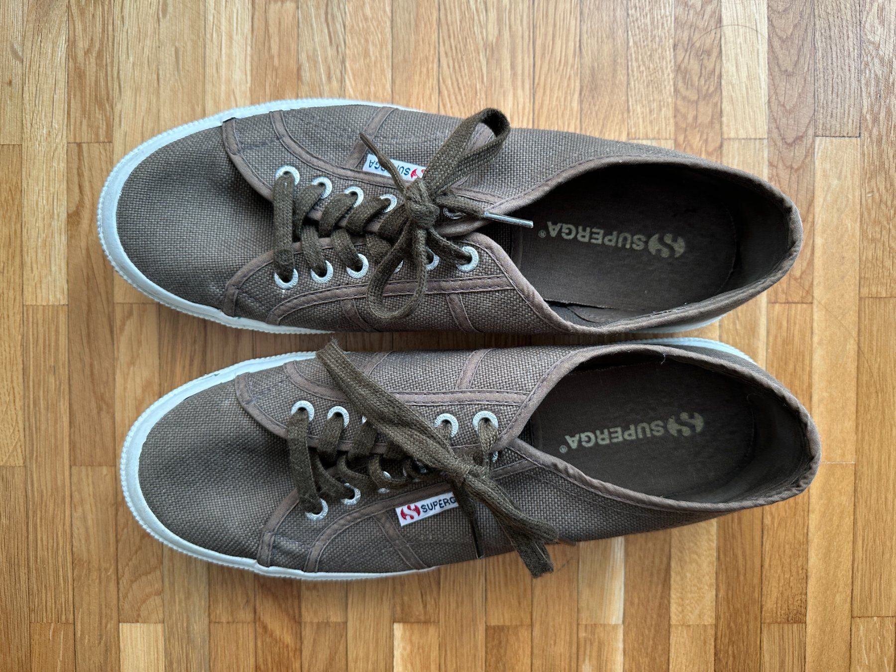 Superga Herrenschuhe: Superga 2750 Classic Brown Canvas Size EU44 – Gebraucht aus Lausanne von brixton 1