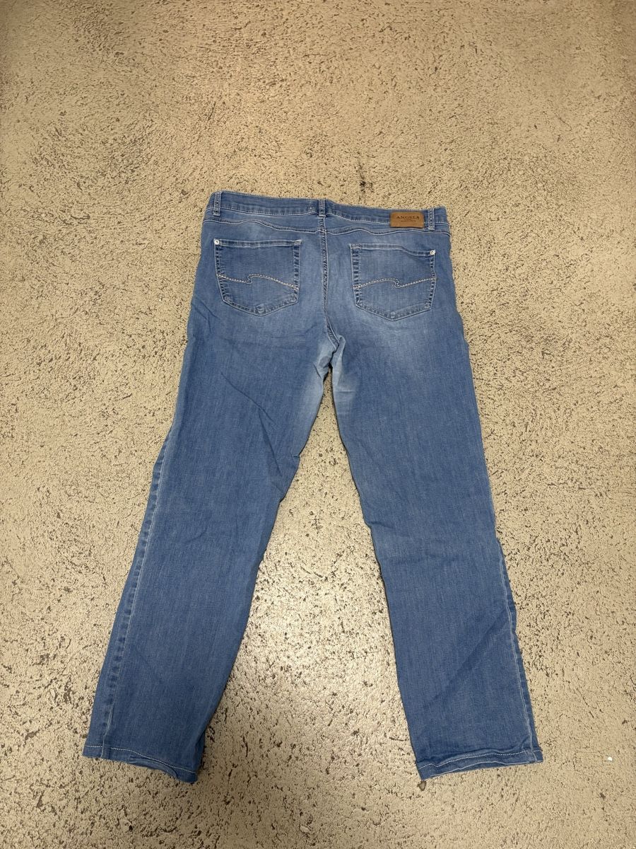 Pantalons: Damen Jeanshose,Gr.44(D) – D'occasion à Winterthur par Nena222 2