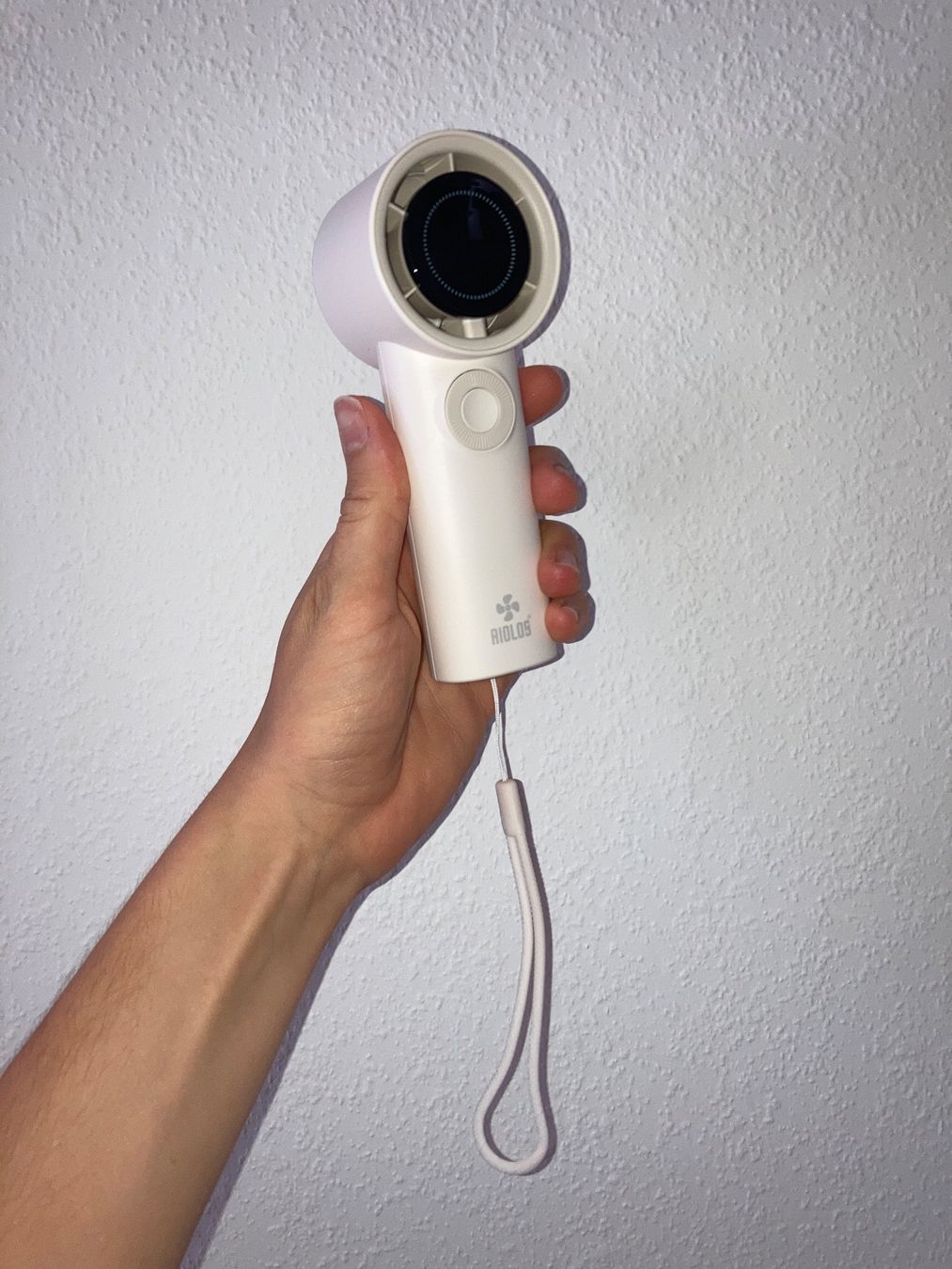 Ventilateurs: Neu: Tragbarer Ventilator weiss mit Ladekabel – Neuf (Voir description) à Zürich par MoanaK