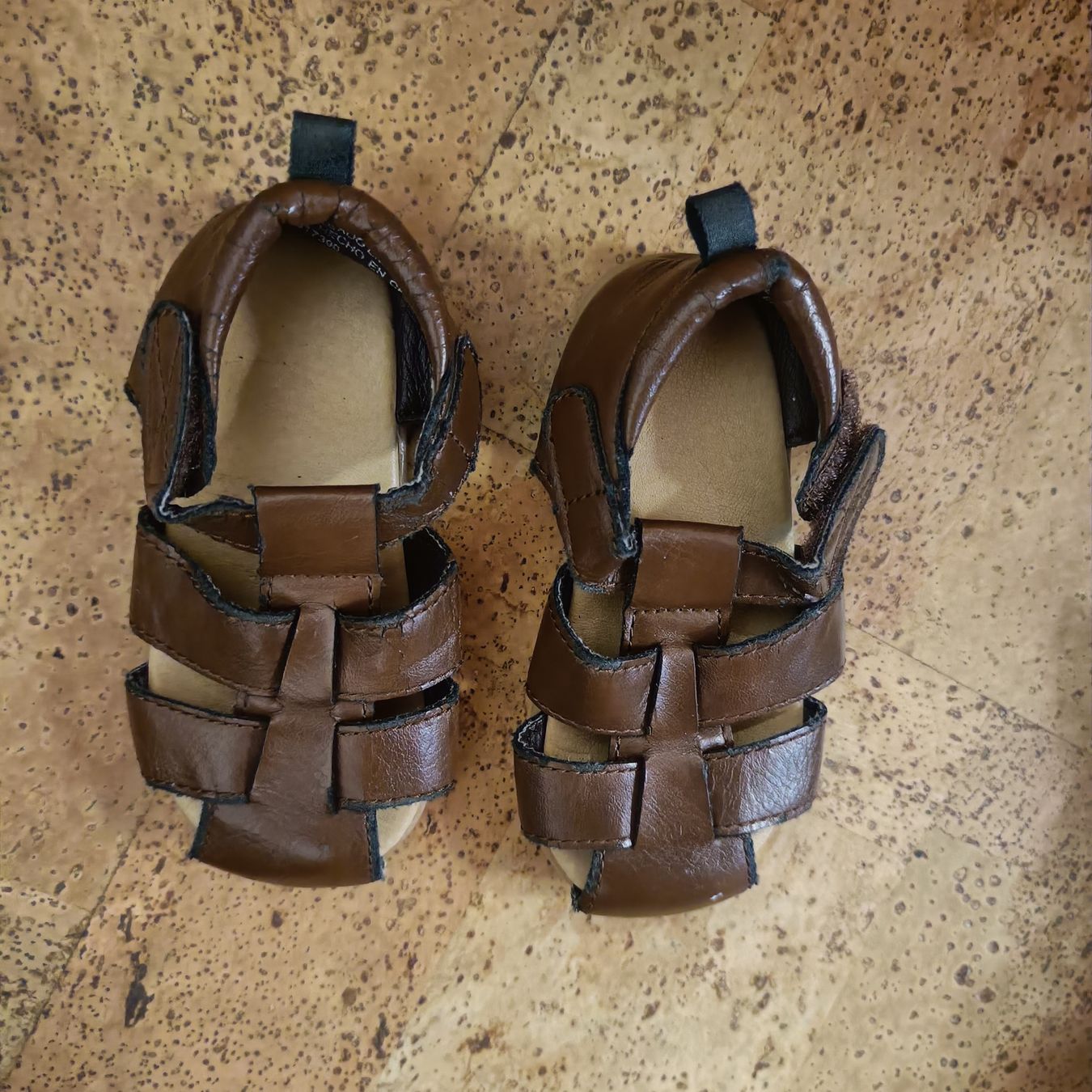 Schuhe für Jungen: Sandalen Grösse 21-22 – Gebraucht aus Jaberg von urig17.