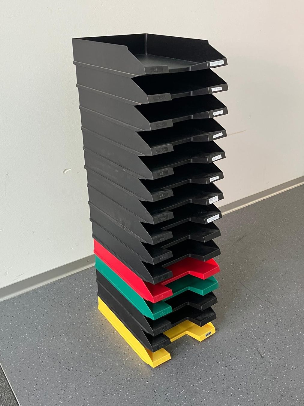 Contenitori & Simili: 15x Briefablage schwarz bunt A4 Briefablagesystem Ablagekorb – Usato da Zürich venduto da Lia107 3