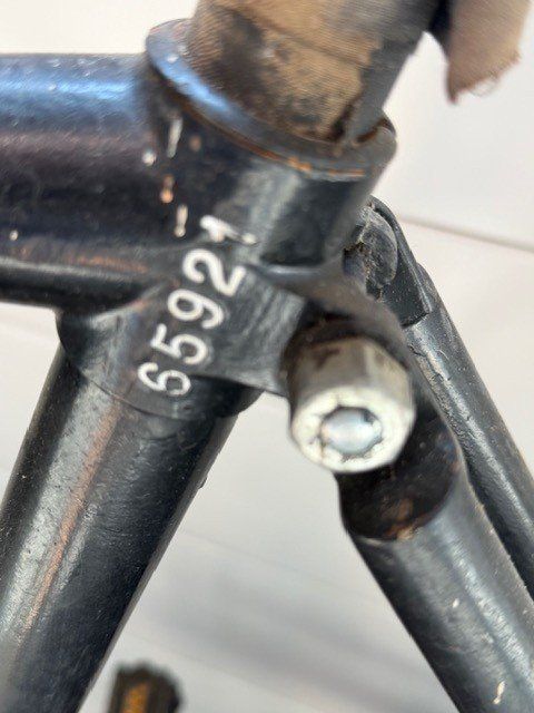 Velos: Militärvelo 55921 mit 1986 Rahmencode – Defekt aus Aarburg von Wendepunkt_Fundgrube 1